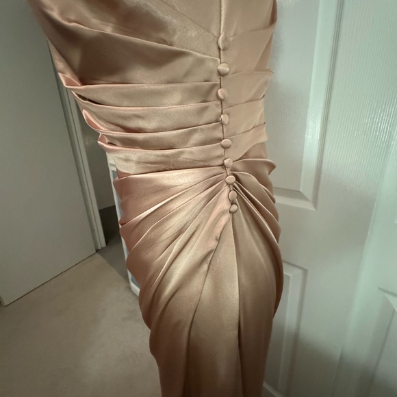 David's Bridal Galina Signature Charmeuse Draped One-Shoulder Dress - Picture 9 of 9